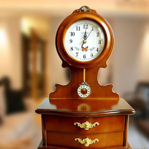 厂家直销 欧式时尚创意台式钟 仿古实木石英钟 客厅静音时钟钟表图片